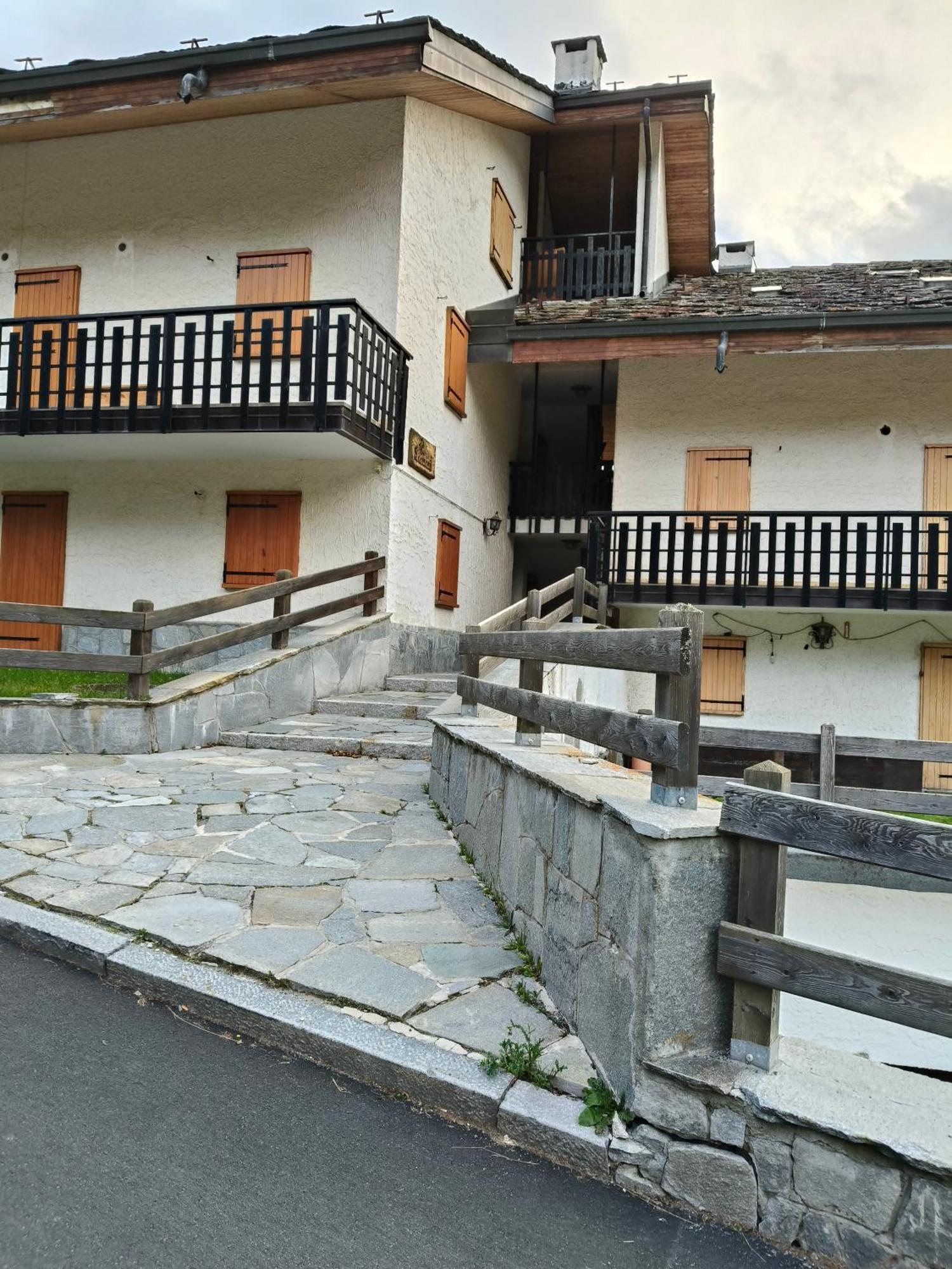 Champoluc Apartment Екстер'єр фото